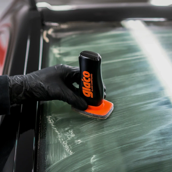 pol_pl_Soft99-Glaco-Glass-Compound-Roll-On-do-czyszczenia-szyb-6218_3.webp Soft99 Glaco Glass Compound Roll-On - do czyszczenia szyb